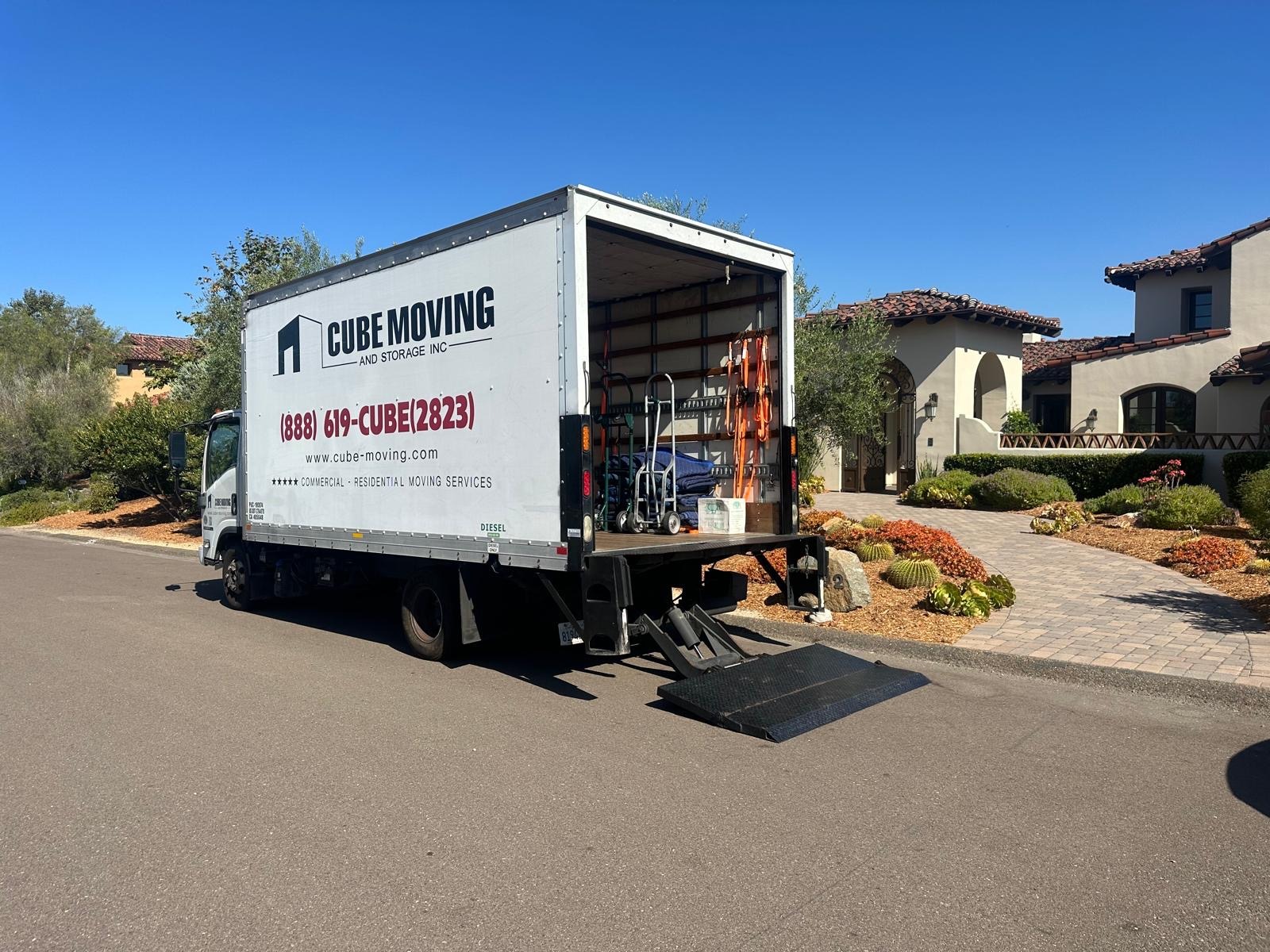 Looking for professional movers in San Diego? Cube Moving